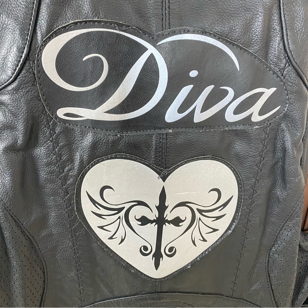 Icon Diva Heart Motorcycle Leather Vest View 4